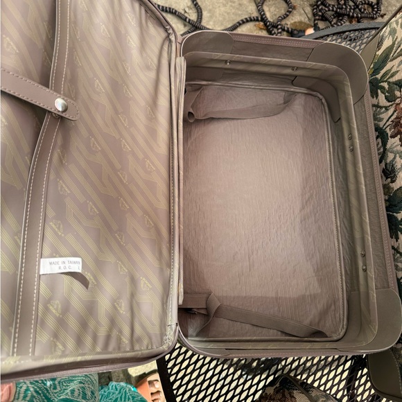 Jordache Tapestry Vintage Luggage - Storage - Picture 4 of 11